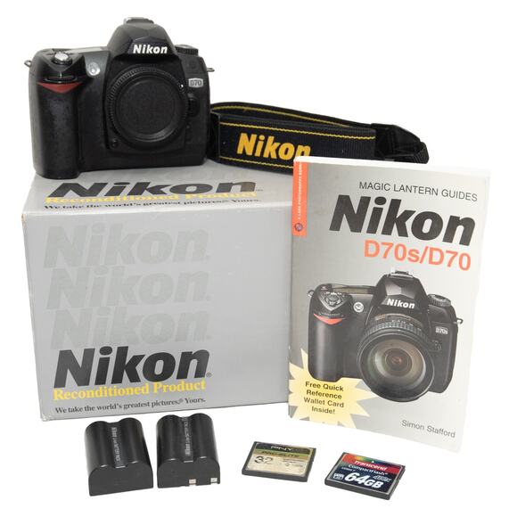 Nikon D70 6.1MP Digital SLR Camera Body With Accessories - Picture 1 of 15